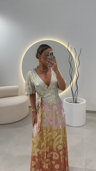 Vestido Padrão Dourado