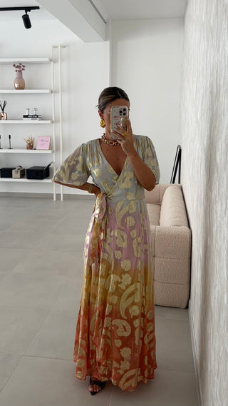 Vestido Padrão Dourado