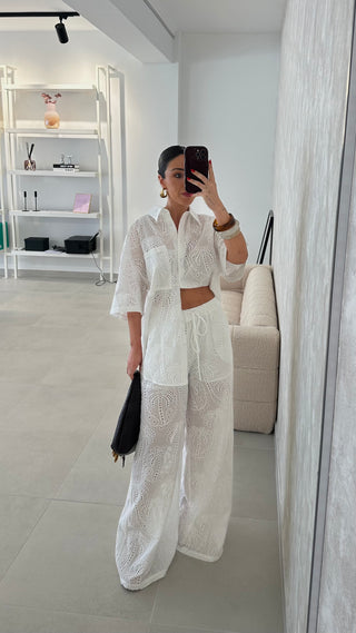 Calça Pantalona Bordado Inglês