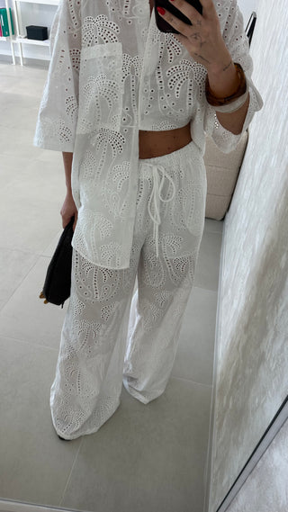 Calça Pantalona Bordado Inglês
