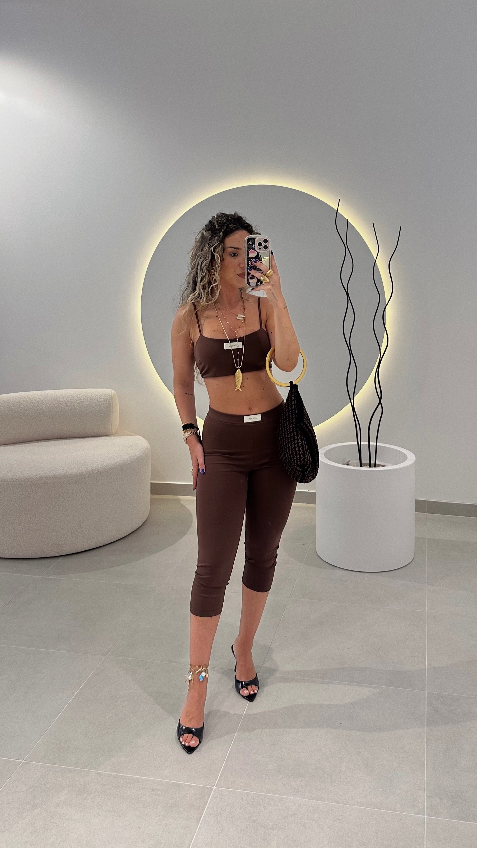 Conjunto Capri Castanho LUMINA