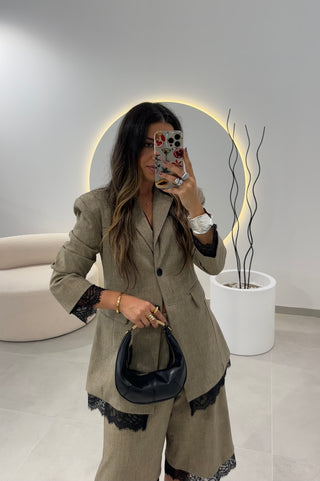 Blazer Lumina Lace Details