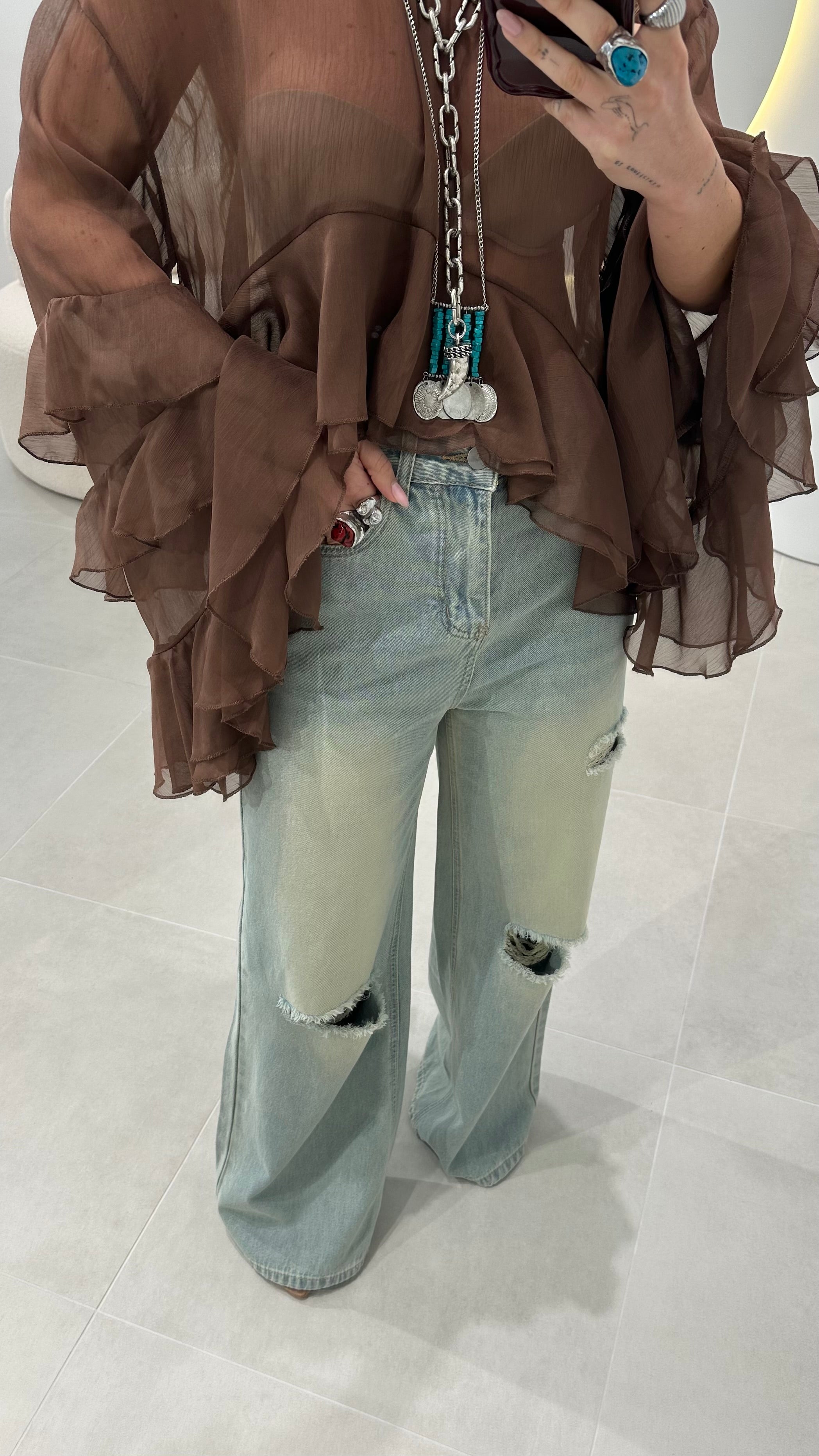 Jeans Largas Rasgos