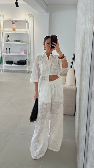 Calça Pantalona Bordado Inglês