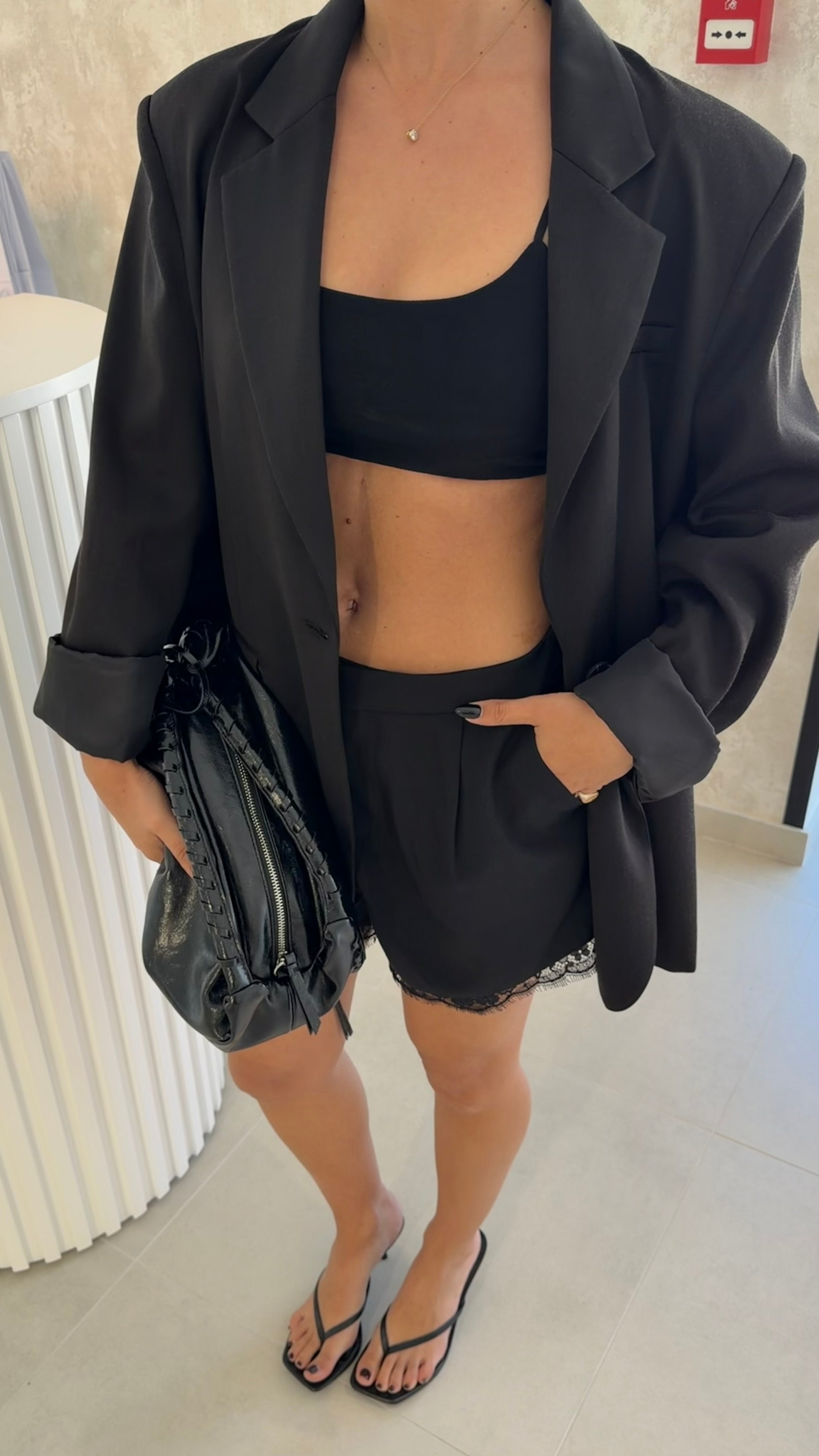 Classic Black Blazer Lumina