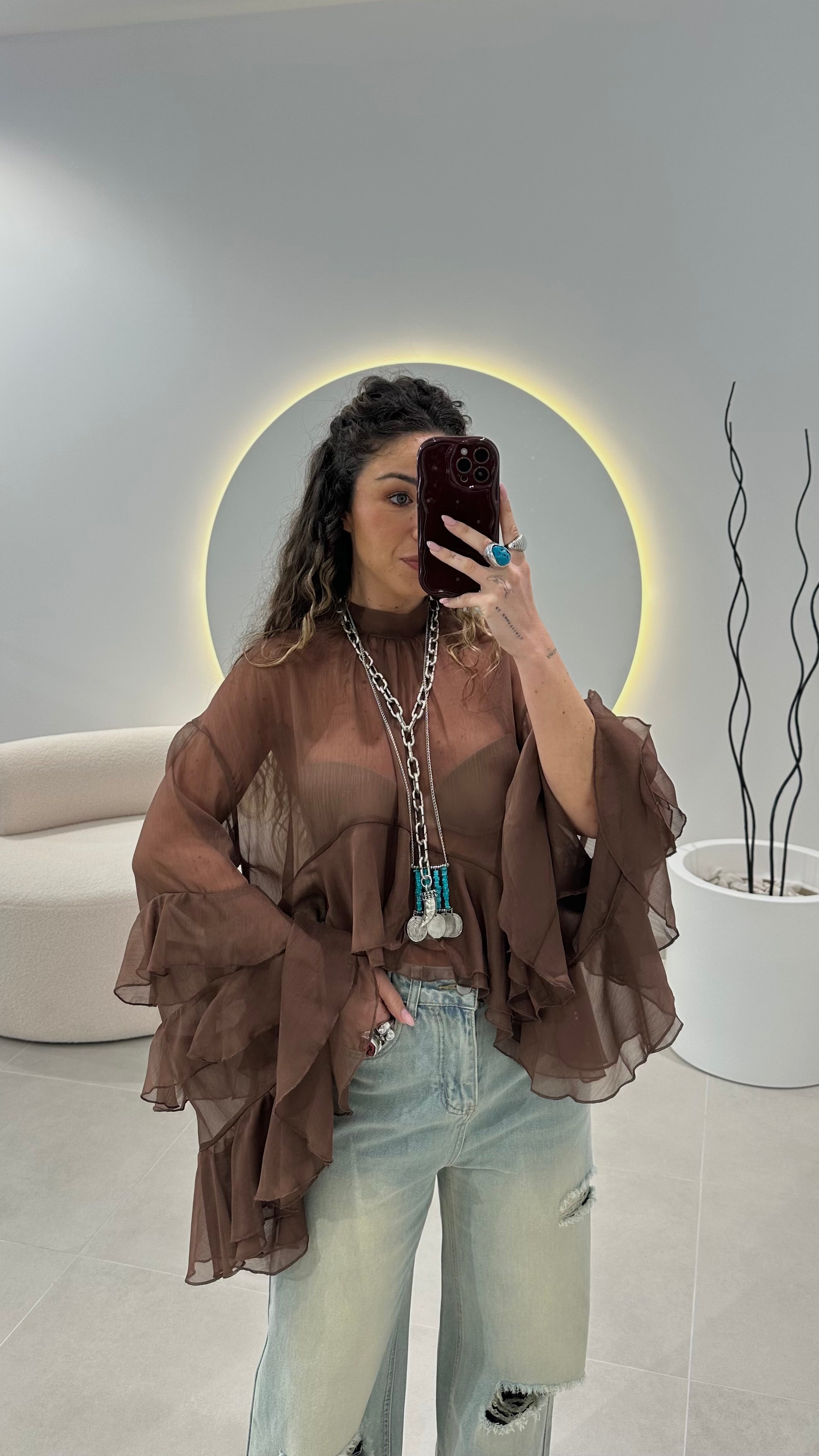 Blusa Castanha Folhos