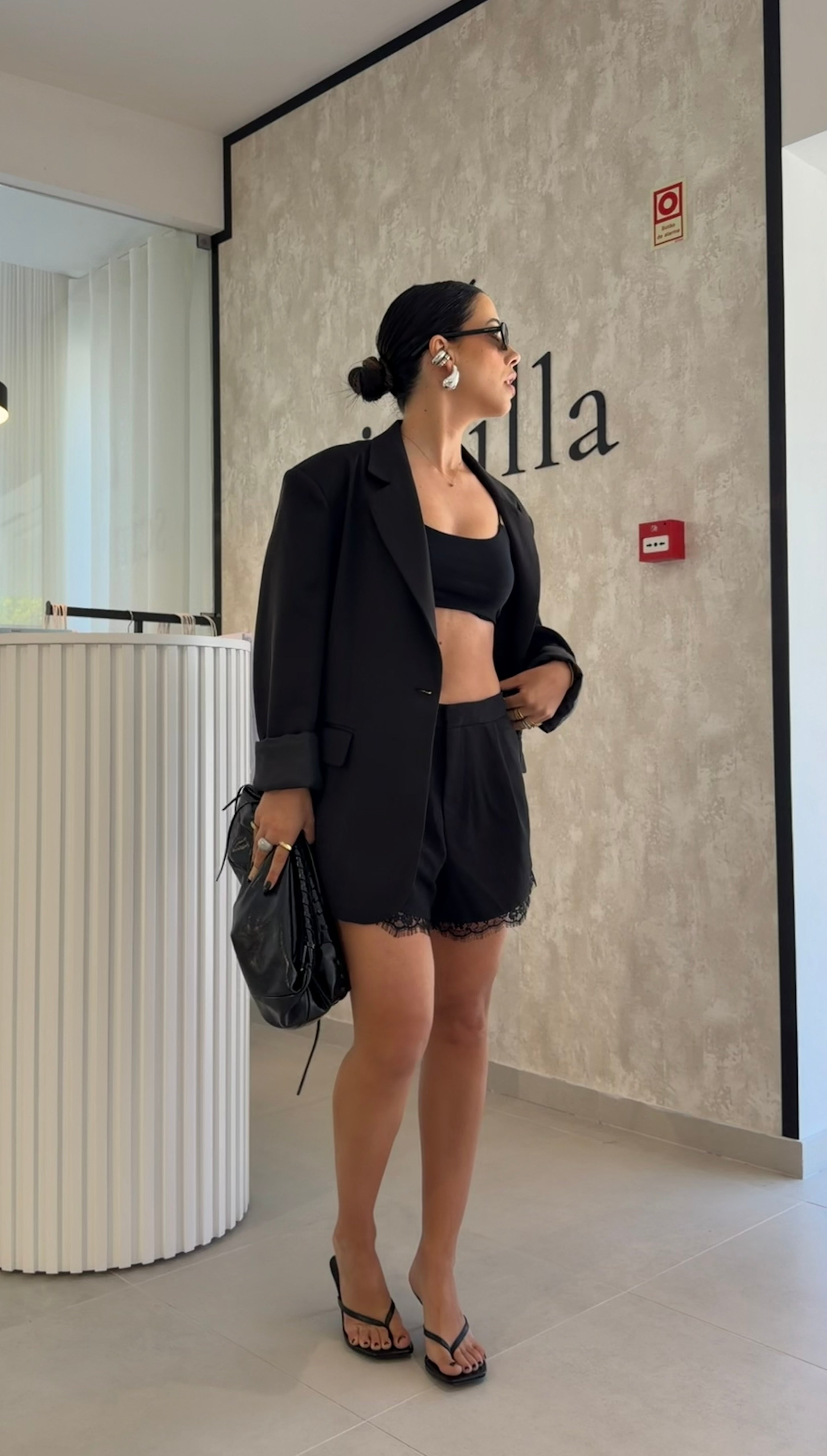 Classic Black Blazer Lumina